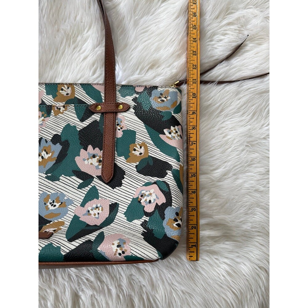Fossil Tote - Picture 5 of 10